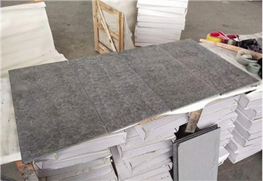 炎模様の玄武岩タイル