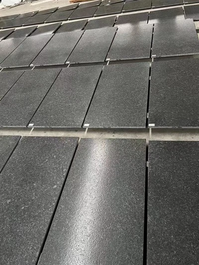 アンゴラ ブラックレザーグラナイト