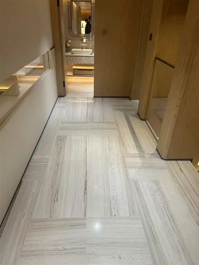 木製の大理石の床